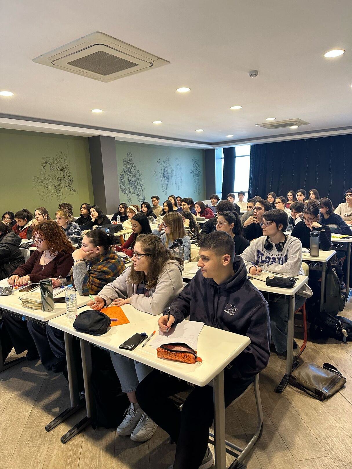 WhatsApp Image 2025-03-17 at 21.05.23 (1)